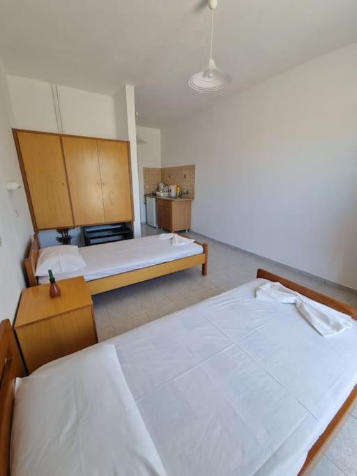 Red Rose Apartment Kampos  ภายนอก รูปภาพ