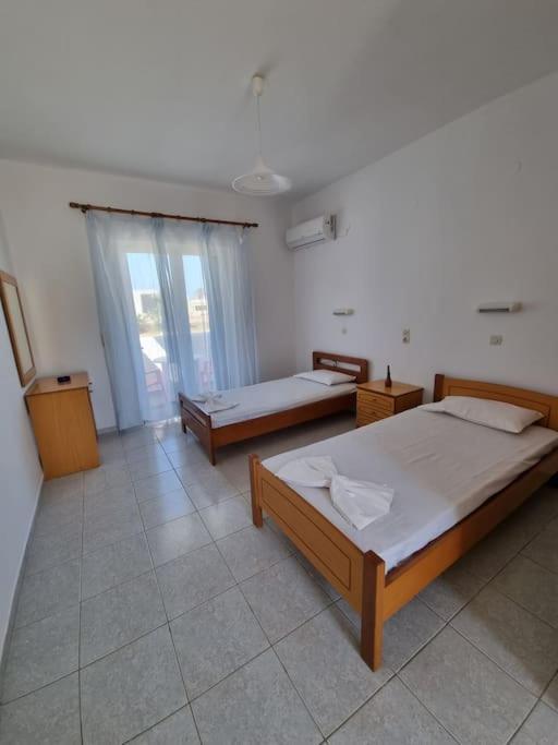 Red Rose Apartment Kampos  ภายนอก รูปภาพ