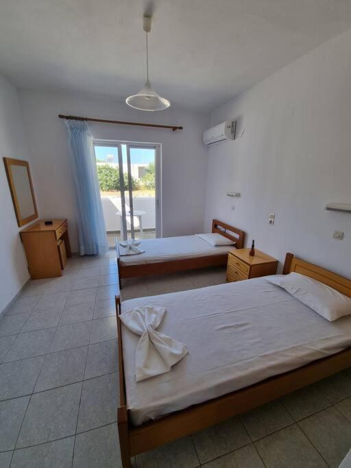 Red Rose Apartment Kampos  ภายนอก รูปภาพ